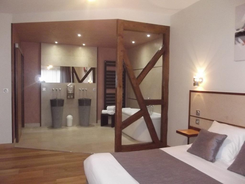 Auberge Des Moulins Pont-Les-Moulins Rum bild