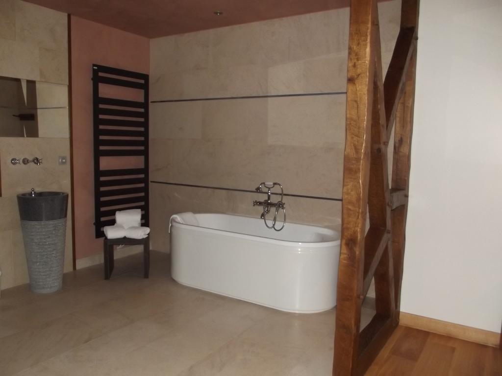 Auberge Des Moulins Pont-Les-Moulins Rum bild